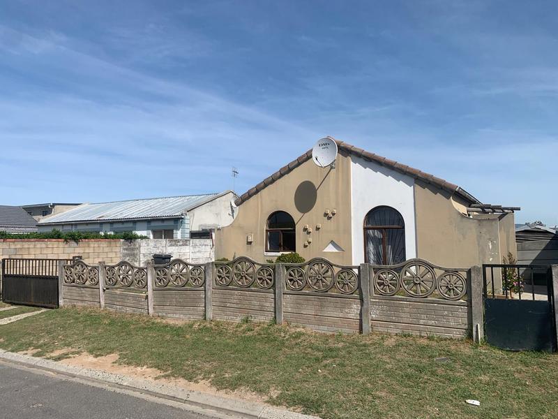 3 Bedroom Property for Sale in Silwood Heights Western Cape